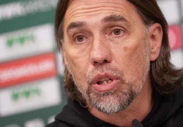 Martin Schmidt (Trainer FC Augsburg), Pressekonferenz, FC Augsburg vs. SC Freiburg, 22. Spieltag; DFL REGULATIONS PROHIBIT ANY USE OF PHOTOGRAPHS AS IMAGE SEQUENCES AND OR QUASI-VIDEO.