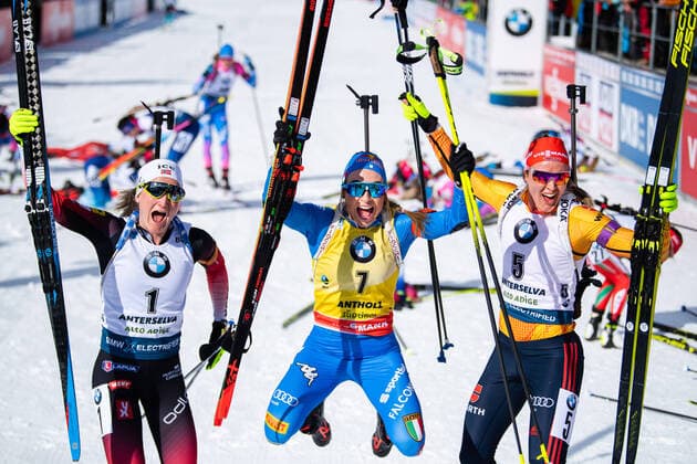 2020 Bilder des Jahres, Sport 02 Februar Sport Bilder des Tages 200216 Marte Olsbu Roiseland of Norway, Dorothea Wierer of Italyand Denise Herrmann of Germany celebrate after women s 10 km pursuit during the IBU Biathlon World Championships on February 16, 2020 in Antholz. Photo: Joel Marklund BILDBYRAN kod JM 88113 bbeng skidskytte skiskyting biathlon VM skidskytte-VM IBU Biathlon World Championships 2020 Anterselva dam jaktstart pursuit jubel *** 200216 Marte Olsbu Roiseland of Norway, Dorothea Wierer of Italyand Denise Herrmann of Germany celebrate after womens 10 km pursuit during the IBU Biathlon World Championships on February 16, 2020 in Antholz Photo Joel Marklund BILDBYRAN code JM 88113 bbeng biathlon biathlon World Cup biathlon World Cup Biathlon World Championships 2020 Anterselva dam hunt start pursuit cheer,  Copyright: JOELxMARKLUND BB200216JM039