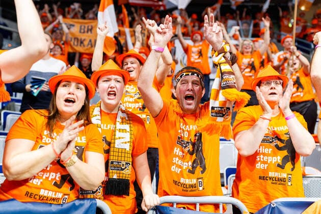 Berliner Fans bejubeln den Sieg, Powervolley Dueren vs Berlin Recycling Volleys, Volleyball, DVV Pokalfinale der Maenner, 16.02.2020 Powervolley Dueren vs Berlin Recycling Volleys, Volleyball, DVV Pokalfinale der Maenner, 16.02.2020 Copyright: xNeisx Eibner-Pressefotox EP_ans