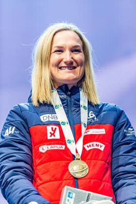 16.02.2020, Suedtirol Arena, Antholz, ITA, IBU Weltmeisterschaften Biathlon, Damen, 10 km Verfolgung, Siegerehrung, im Bild Bronzemedaillengewinnerin Marte Olsbu Roeiseland (NOR) Bronze medalist Marte Olsbu Roeiseland of Norway during the winner Ceremony for the women s 10 km Pursuit of IBU Biathlon World Championships 2020 at the Suedtirol Arena in Antholz, Italy on 2020 02 16. Antholz