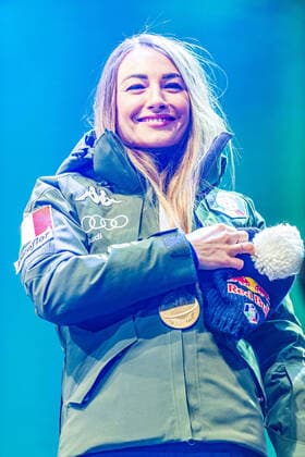16.02.2020, Suedtirol Arena, Antholz, ITA, IBU Weltmeisterschaften Biathlon, Damen, 10 km Verfolgung, Siegerehrung, im Bild Weltmeisterin und Goldmedaillengewinnerin Dorothea Wierer (ITA) World champion and gold medalist Dorothea Wierer of Italy during the winner Ceremony for the women s 10 km Pursuit of IBU Biathlon World Championships 2020 at the Suedtirol Arena in Antholz, Italy on 2020 02 16. Antholz
