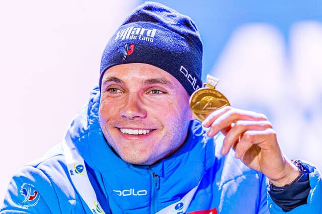 16.02.2020, Suedtirol Arena, Antholz, ITA, IBU Weltmeisterschaften Biathlon, Herren, 12,5 km Verfolgung, Siegerehrung, im Bild Weltmeister und Goldmedaillengewinner Emilien Jacquelin (FRA) World champion and gold medalist Emilien Jacquelin of France during the winner Ceremony for the men s 12,5 km Pursuit of IBU Biathlon World Championships 2020 at the Suedtirol Arena in Antholz, Italy on 2020 02 16. Antholz