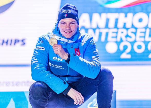 16.02.2020, Suedtirol Arena, Antholz, ITA, IBU Weltmeisterschaften Biathlon, Herren, 12,5 km Verfolgung, Siegerehrung, im Bild Weltmeister und Goldmedaillengewinner Emilien Jacquelin (FRA) World champion and gold medalist Emilien Jacquelin of France during the winner Ceremony for the men s 12,5 km Pursuit of IBU Biathlon World Championships 2020 at the Suedtirol Arena in Antholz, Italy on 2020 02 16. Antholz