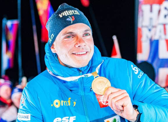 16.02.2020, Suedtirol Arena, Antholz, ITA, IBU Weltmeisterschaften Biathlon, Herren, 12,5 km Verfolgung, Siegerehrung, im Bild Weltmeister und Goldmedaillengewinner Emilien Jacquelin (FRA) World champion and gold medalist Emilien Jacquelin of France during the winner Ceremony for the men s 12,5 km Pursuit of IBU Biathlon World Championships 2020 at the Suedtirol Arena in Antholz, Italy on 2020 02 16. Antholz