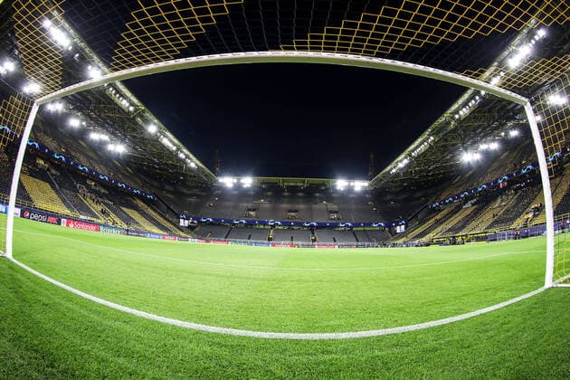 xjjx 18.02.2020 Fussball UEFA Champions League Achtelfinale Borussia Dortmund - Paris Saint-Germain v.l., Innenansicht Signal Iduna Park, Stadion, Tor (DFL DFB REGULATIONS PROHIBIT ANY USE OF PHOTOGRAPHS as IMAGE SEQUENCES and or QUASI-VIDEO) Copyright: JoaquimxFerreira