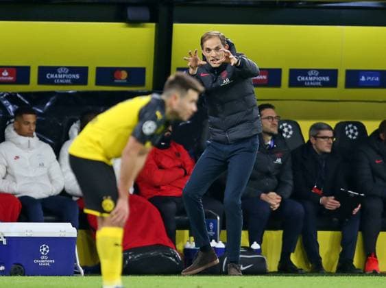 Sport Bilder des Tages 18.02.2020, Fussball UEFA Champions League 2019 2020, Achtelfinale, Borussia Dortmund - Paris St. Germain, im Signal-Iduna-Park Dortmund. Trainer Thomas Tuchel (re, Paris Saint-Germain) gibt Anweisungen.