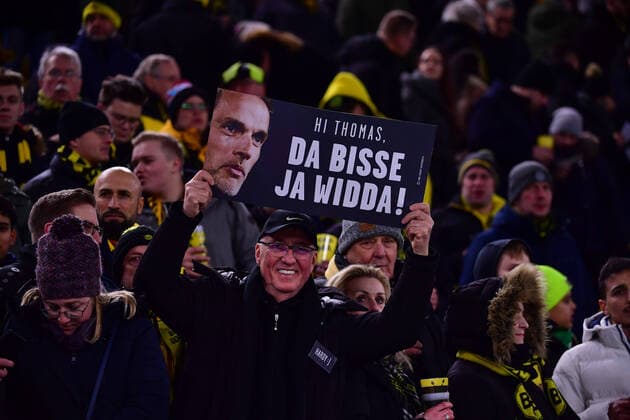 Sport Bilder des Tages Fußball Champions League Achtelfinale Borussia Dortmund - Paris Saint-Germain am 18.02.2020 im Signal Iduna Park in Dortmund Fan mit Plakat DFL Regulations prohibit any use of photographs as image sequences and or quasi video.