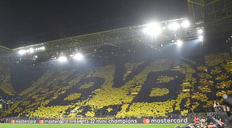 Fussball, Herren, Saison 2019 2020, Champions League (Achtelfinale, Hinspiel), Borussia Dortmund - Paris St.-Germain, Fans aus Dortmund, gelbe Wand, 18.02. 2020, Copyright: xMatthiasxKochx