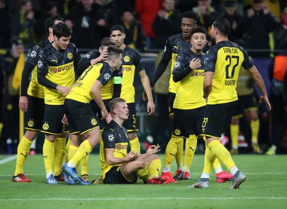 18.02.2020, Fussball UEFA Champions League 2019 2020, Achtelfinale, Borussia Dortmund - Paris St. Germain, im Signal-Iduna-Park Dortmund. Torjubel Erling Haaland (am Boden, Dortmund)