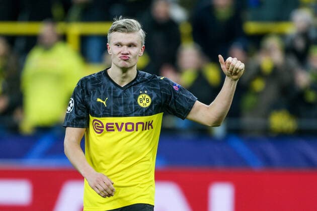 18.02.2020, Fussball, UCL Saison 2019 2020, UEFA Champions League, Achtelfinale - Borussia Dortmund - Paris Saint Germain Erling Haaland (Borussia Dortmund) bedankt sich bei den Fans. Dortmund Signal Iduna Park NRW Deutschland xRHR-FOTO DEx
