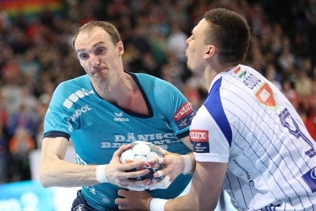 SG Flensburg-Handewitt vs MOL Pick Szeged, Handball, EHF Champions League Gruppenphase, 19.02.20; Flensburg Holger Glandorf (SG Flensburg-Handewitt, 09) gegen Richard Bodo (MOL Pick Szeged, 09) Copyright: xBEAUTIFULxSPORTS MarioxM.xKobergx