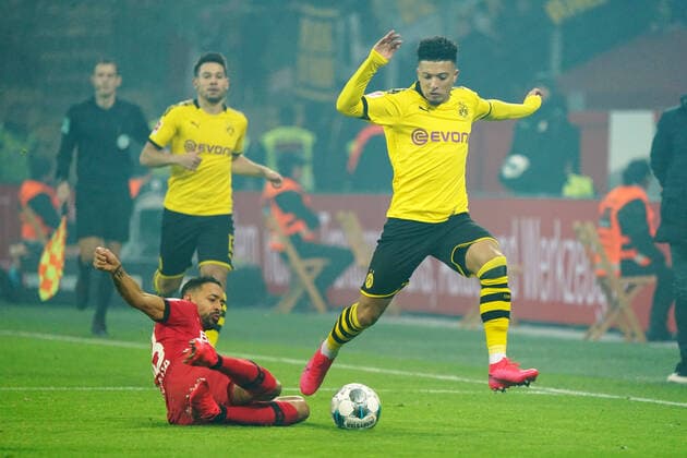 Fussball, 1.BL Saison 2019 2020 , Bayer 04 Leverkusen vs Borussia Dortmund ,08.02.2020, Bayarena Leverkusen, Krim Bellarabi,Bayer 04 Leverkusen Jadon Malik Sancho ,BVB , *** Football, 1 BL Season 2019 2020 , Bayer 04 Leverkusen vs. Borussia Dortmund ,08 02 2020, Bayarena Leverkusen, Krim Bellarabi,Bayer 04 Leverkusen Jadon Malik Sancho ,BVB ,
