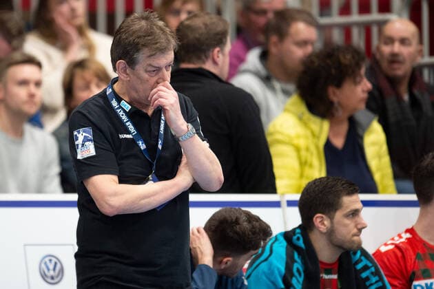 Lübbecke, Deutschland 20.02.2020: 1. Handball-Bundesliga - 2019 2020 - GWD Minden vs. Füchse Berlin Velimir Petkovic (Trainer Berlin) Lübbecke Nordrhein-Westfalen Deutschland Kreissporthalle