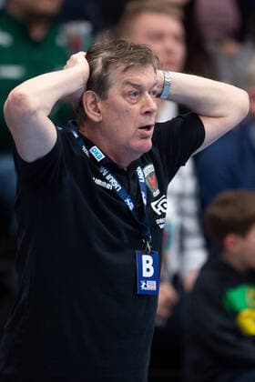 Lübbecke, Deutschland 20.02.2020: 1. Handball-Bundesliga - 2019 2020 - GWD Minden vs. Füchse Berlin Velimir Petkovic (Trainer Berlin) Lübbecke Nordrhein-Westfalen Deutschland Kreissporthalle