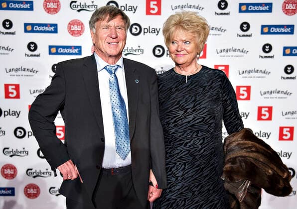 Dansk Fodbold Award blev mandag aften afholdt i Forum Horsens. Her er der Roed Loeber med Sepp Piontek og frue. Tidl. landstraener og tysk fodboldspiller Sepp Piontek, fylder 80 aar torsdag den 5. marts 2020.. , Horsens Jylland Denmark Copyright: HenningxBagger HenningxBaggerx COP101 spdk20200221-135143-A
