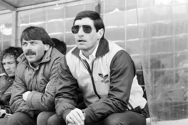 Stuttgarter Kickers - Karlsruher SC Deutschland, Stuttgart, 13.04.1986, Fussball, 2. Bundesliga, Stuttgarter Kickers - Karlsruher SC (2:1): v.l. Rainer Ulrich (Co-Trainer Karlsruher SC), Lothar Buchmann (Trainer Karlsruher SC).