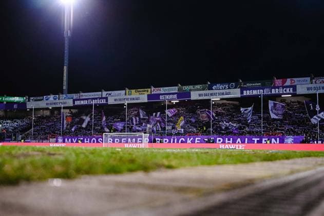 Fußball, Stadiongeschichte VfL Osnabrück Fußball 2. Bundesliga 1. Spieltag VfL Osnabrück - Erzgebirge Aue am 21.02.2019 im Stadion an der Bremer Brücke in Osnabrück Fankurve Ostkurve Osnabrück DFL regulations prohibit any use of photographs as image sequences and or quasi-video.