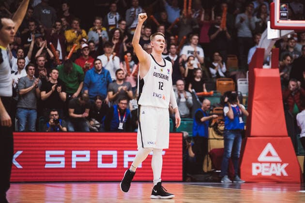 FIBA EuroBasket 2021 Qualifiers: Deutschland vs. Frankreich, 21.02.2020 Robin Benzing (Deutschland, 12); FIBA EuroBasket 2021 Qualifiers: Deutschland vs. Frankreich am 21.02.2020 in Vechta (Rasta Dome), Germany, Photo: Sebastian Neddermann 2019 Copyright: xBEAUTIFULxSPORTS Neddermannx