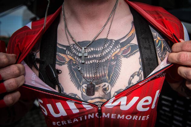 Tattoo beim deutschen Profiradrennfahrer Jasha Sütterlin (GER - Team Sunweb) - Querformat - quer - horizontal - Event Veranstaltung: 46. Volta ao Algarve - 2.Etappe Stage 2: Sagres (Vila do Bispo) to Alto de Foia (Monchique) 183.9 km - Ort Location: alto de Foia - Region: Algarve - Land Country: Portugal - Europe - Europa - Datum Date: 20.02.2020