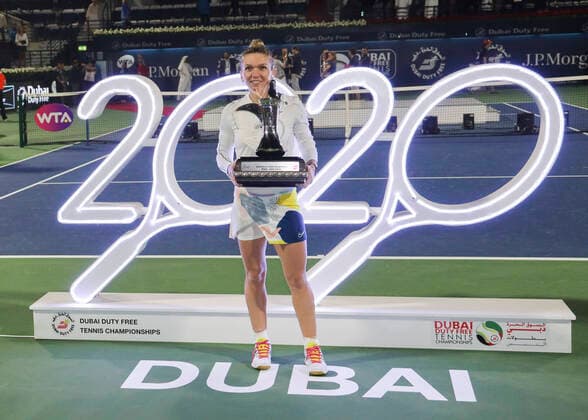 Simona Halep mit dem Pokal, Siegerehrung, Praesentation Tennis - Dubai Tennis Championships 2020 - WTA, Tennis Damen - Dubai Duty Free Tennis Stadium - Dubai - - United Arab Emirates - 22 February 2020. Copyright: xJuergenxHasenkopfx