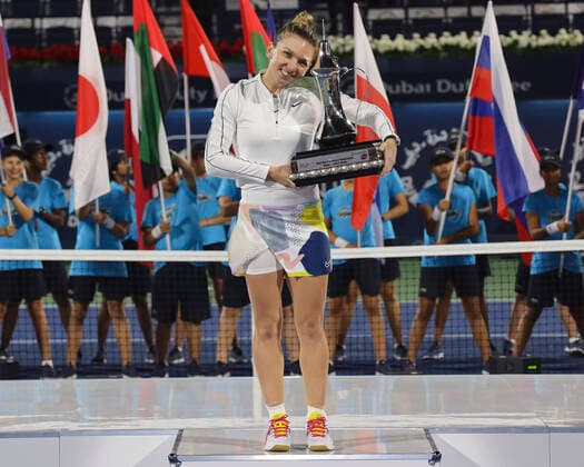 Simona Halep mit dem Pokal, Siegerehrung, Praesentation Tennis - Dubai Tennis Championships 2020 - WTA, Tennis Damen - Dubai Duty Free Tennis Stadium - Dubai - - United Arab Emirates - 22 February 2020. Copyright: xJuergenxHasenkopfx