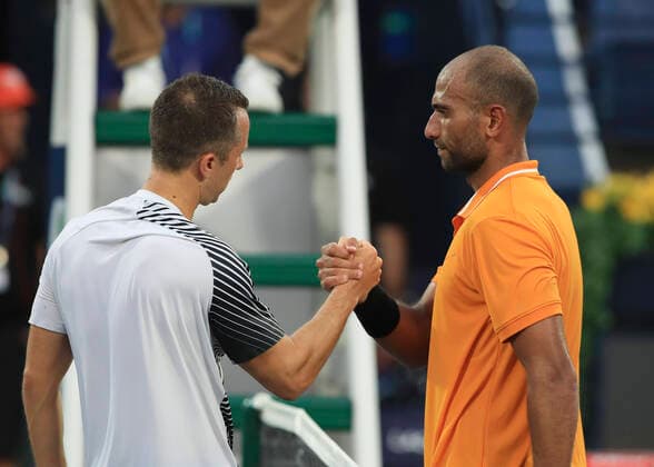 Mohamed Safwat gratuliert dem Sieger Philipp Kohlschreiber(GER) Tennis - Dubai Duty Free Tennis Championships - ATP, Tennis Herren - Dubai Duty Free Tennis Stadium - Dubai - - United Arab Emirates - 24 February 2020. Copyright: xJuergenxHasenkopfx