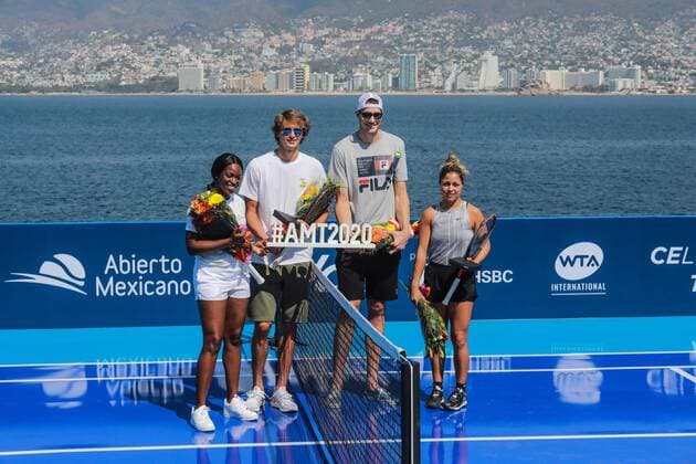 From the left, the players US Sloane Stephens, German Alexander Zverev, US Jhon Isner and Mexican Renata Zarazua in action during an exhibition game as part of Mexican Tennis Open tournament, in Acapulco, Mexico, 24 February 2020. The Open will runs from 22 to 29 February 2020. Mexican Tennis Open tournament !ACHTUNG: NUR REDAKTIONELLE NUTZUNG!  Copyright: xDavidxGuzmánx MEX5845 20200224-637181739018400303