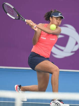 Tennis, WTA-Turnier in Doha (200225) -- DOHA, Feb. 25, 2020 (Xinhua) -- Zhang Shuai of China hits a return during the women s singles first round match against Carla Suarez Navarro of Spain at the 2020 WTA, Tennis Damen Qatar Open tennis tournament in Doha, Qatar, Feb. 24, 2020. (Photo by Nikku Xinhua) (SP)QATAR-DOHA-TENNIS-WTA-SINGLES 