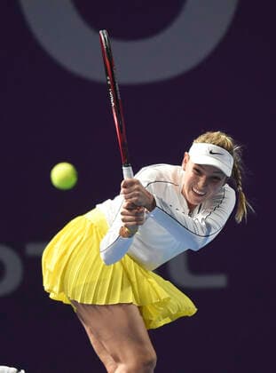 Tennis, WTA-Turnier in Doha (200225) -- DOHA, Feb. 25, 2020 (Xinhua) -- Donna Vekic of Croatia returns the ball during the women s singles first round match against Iga Swiatek of Poland at the 2020 WTA, Tennis Damen Qatar Open tennis tournament in Doha, Qatar, Feb. 24, 2020. (Photo by Nikku Xinhua) (SP)QATAR-DOHA-TENNIS-WTA-SINGLES 
