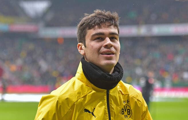 22.02.2020, xblx, Fussball 1.Bundesliga, SV Werder Bremen - Borussia Dortmund emspor, v.l. Giovanni Reyna (Borussia Dortmund) (DFL DFB REGULATIONS PROHIBIT ANY USE OF PHOTOGRAPHS as IMAGE SEQUENCES and or QUASI-VIDEO) Bremen
