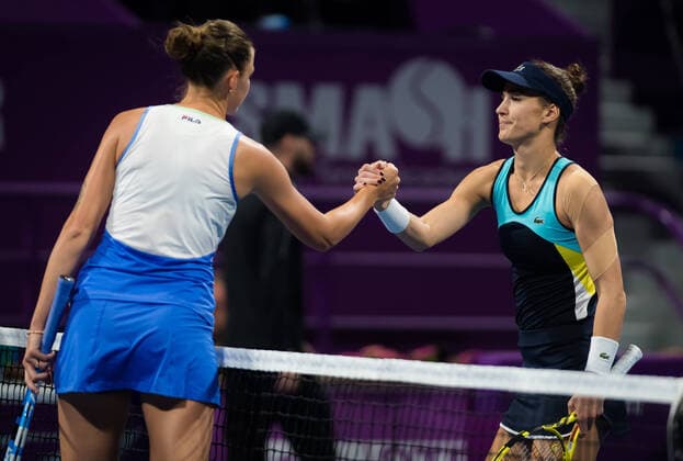 February 25, 2020, Doha, SPAIN: Karolina Pliskova of the Czech Republic & Bernarda Pera of the United States at the net after their second-round match at the 2020 Qatar Total Open WTA, Tennis Damen Premier 5 tennis tournament 2020 Qatar Total Open, Tennis, Doha, Qatar, Feb 25 - ZUMAa181 20200225_zaa_a181_138 Copyright: xRobxPrangex