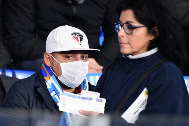 Photo Alfredo Falcone - LaPresse25 02 2020 Naples (Italy SoccerNapoli-BarcellonaUefa Champions League 2019 2020 - San Paolo Stadium of NaplesIn the pic: fans with the mask against coronavirus infection  Copyright: xAlfredoxFalcone LaPresse ALFREDOx