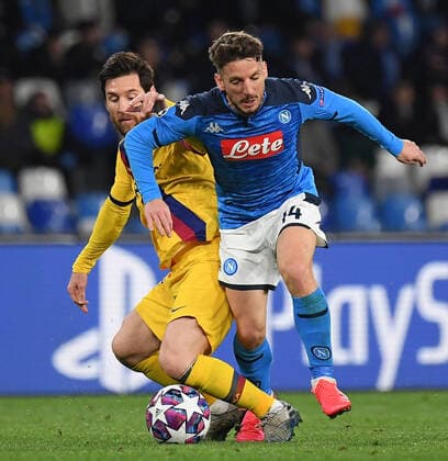 (200226) -- NAPLES, Feb. 26, 2020 (Xinhua) -- FC Barcelona, Barca s Lionel Messi (L) vies with Napoli s Dries Mertens during the UEFA Champions League round of 16 first leg match between Napoli and Barcelona in Naples, Italy, Feb. 25, 2020. (Photo by Alberto Lingria Xinhua) (SP)ITALY-NAPLES-FOOTBALL-UEFA CHAMPIONS LEAGUE-NAPOLI VS BARCELONA 