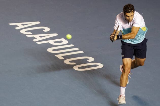 (200226) -- ACAPULCO, Feb. 26, 2020 -- Pablo Andujar of Spain hits a return during the men s singles first round match against Rafael Nadal of Spain at the 2020 ATP, Tennis Herren Mexican Open tennis tournament in Acapulco, Mexico, Feb. 25, 2020. Francisco Canedo) (SP)MEXICO-ACAPULCO-TENNIS-ATP-MEXICAN OPEN-DAY 2 FuxLangxisike¡¤kanieduo 