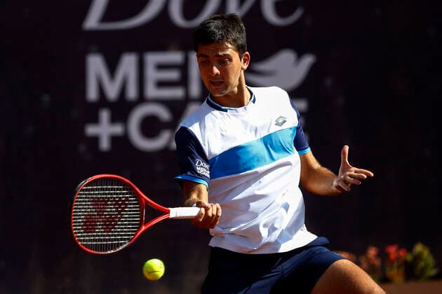 Tenis, Chile Dove MenCare Open ATP, Tennis Herren 250 de Santiago. El tenista Tomas Barrios de Chile regresa la bola a Hugo Dellien de Bolivia durante el ATP 250 Chile Dove MenCare Open Santiago, Chile. 26 02 2020 Felipe Zanca Photosport ATP 250 de Santiago 2020, Tomas Barrios vs Hugo Dellien