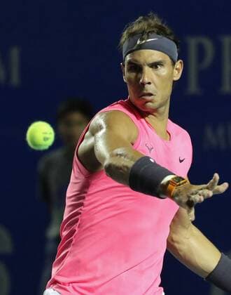 Spanish tennis player Rafael Nadal hits the ball against Serbian Miomir Kecmanovic during their Mexican Open s round of 16 game in Acapulco, Mexico, 26 February 2020. Nadal won 6-2 and 7-5. Mexican Open !ACHTUNG: NUR REDAKTIONELLE NUTZUNG!  Copyright: xDavidxGuzmanx MEX6192 20200227-637183893183575585