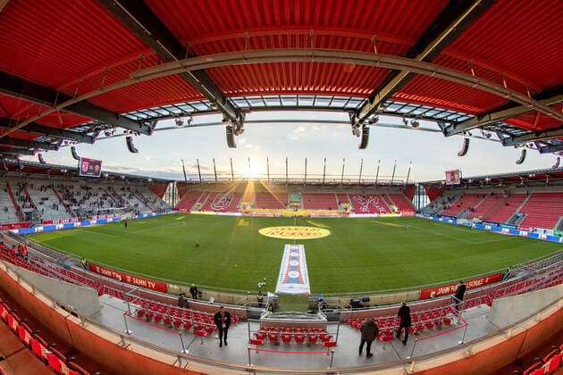 Stadionpanorama rund 90 Minuten vpr Anpfiff. 28.02.2020, Fussball, GER, 2. Bundesliga, 2.BL, Saison 2019 20, 24. Spieltag, SSV Jahn Regensburg - SG Dynamo Dresden, Arena Regensburg, SSV Jahn Regensburg vs. SG Dynamo Dresden