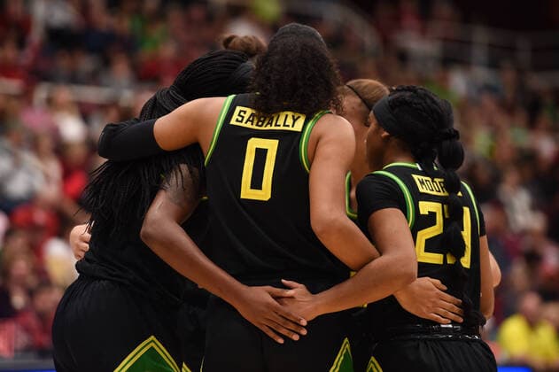 PALO ALTO, CA - FEBRUARY 24: Oregon Ducks forward Satou Sabally (0) and teammates during the NCAA, College League, USA women s basketball game between the Oregon Ducks and the Stanford Cardinal at Maples Pavilion on February 24, 2020 in Palo Alto, CA. (Photo by Cody Glenn Icon Sportswire) COLLEGE BASKETBALL: FEB 24 Women s Oregon at Stanford Icon02242020015