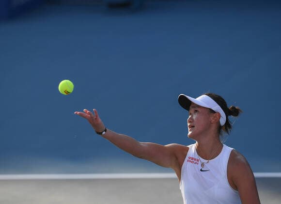 (200229) -- ACAPULCO, Feb. 29, 2020 -- Wang Xiyu of China serves during the women s singles semifinal match between Wang Xiyu of China and Heather Watson of Britain at the 2020 WTA, Tennis Damen Mexican Open tennis tournament in Acapulco, Mexico, Feb. 28, 2020. ) (SP)MEXICO-ACAPULCO-TENNIS-WTA-MEXICAN OPEN-SEMIFINALS XinxYuewei 