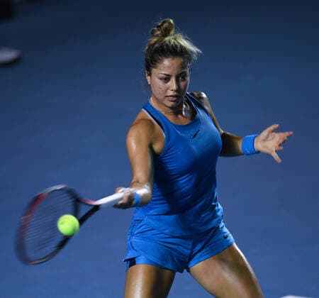 (200229) -- ACAPULCO, Feb. 29, 2020 -- Renata Zarazua of Mexico hits a return during the women s singles semifinal match between Renata Zarazua of Mexico and Leylah Fernandez of Canada at the 2020 WTA, Tennis Damen Mexican Open tennis tournament in Acapulco, Mexico, Feb. 28, 2020. ) (SP)MEXICO-ACAPULCO-TENNIS-WTA-MEXICAN OPEN-SEMIFINALS XinxYuewei 