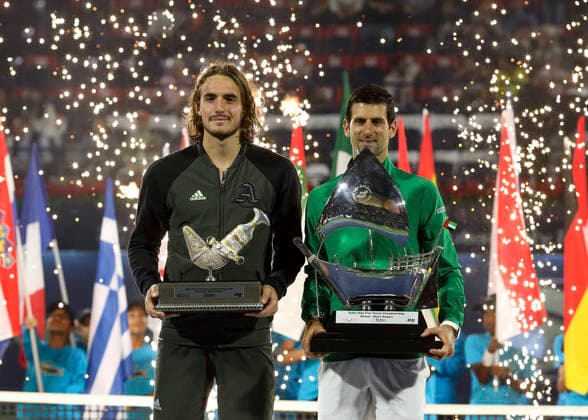 2020 Bilder des Jahres, Sport 02 Februar Sport Themen der Woche KW09 Sport Bilder des Tages Sieger Novak Djokovic (SRB) und Finalist Stefanos Tsitsipas mit dem Pokal, Trophäe, Siegerehrung, Praesentation Tennis - Dubai Duty Free Tennis Championships - ATP, Tennis Herren - Dubai Duty Free Tennis Stadium - Dubai - - United Arab Emirates - 29 February 2020. Â *** Winner Novak Djokovic SRB and finalist Stefanos Tsitsipas with the cup, trophy, award ceremony, presentation Tennis Dubai Duty Free Tennis Championships ATP Dubai Duty Free Tennis Stadium Dubai United Arab Emirates 29 February 2020 Â Copyright: xJuergenxHasenkopfx