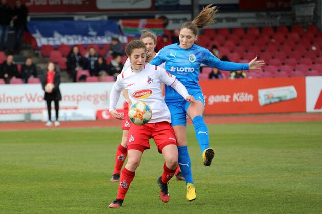 1. FC Köln Frauen - 1. FFC Frankfurt Frauen Fussball Bundesliga Saison 2019 2020 Südstadion Koeln Deutschland Datum: 01.03.2020 Links: Karoline Kohr (1. FC Köln) Rechts: Sandrine Mauron (Frankfurt)