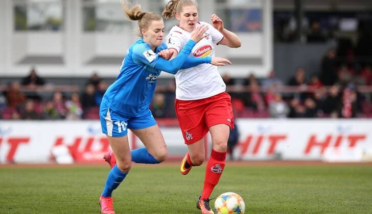 01.03.2020, xcex, GER, Koeln, Suedstadion, Frauenfussball, 1. Bundesliga, DIE LIGA, FLYERALARM Frauen-Bundesliga Saison 2019 2020 1. FC Koeln - 1. FFC Frankfurt Laura Freigang (FFC) gegen Johanna Tietge (FCK) DFL regulations prohibit any use of photographs as image sequences and or quasi-video