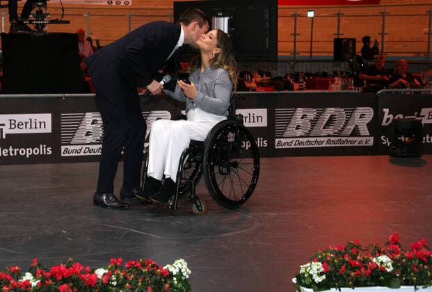 David Lappartient, UCI Präsident, UCI Ehrenmedaillie für Kristina Vogel, Bahnrad Weltmeisterschaft 2020 Berlin, 26.02. - 01.03.2020, Tag 05, Berlin, Velodrom, Paul-Heyse-Straße 26, 10407 Berlin Prenzlauer Berg, 2020 Tracking Cycling World Championships, Berlin, GER