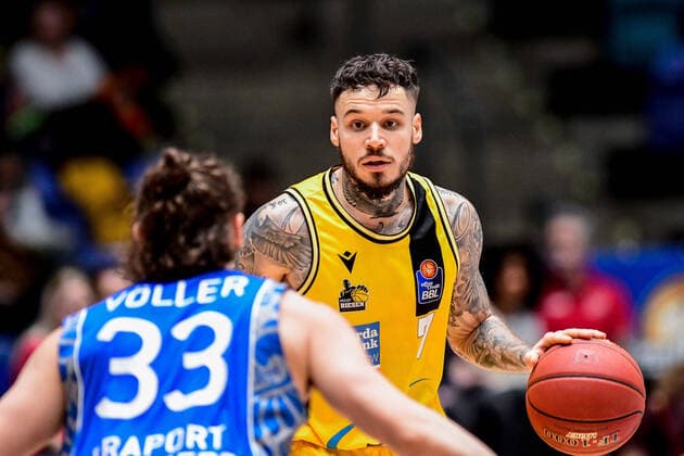 01.03.2020, xkaix, Basketball BBL, Frankfurt Skyliners - MHP Riesen Ludwigsburg emspor, v.l. Marco Völler (Fraport Skyliners), Konstantin Konga (MHP Riesen Ludwigsburg) Frankfurt am Main