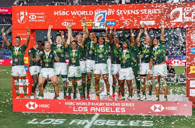 Bilder des Jahres 2020, Sport 03 März Sport Themen der Woche KW09 Sport Bilder des Tages LOS ANGELES, CA - MARCH 01: South Africa accept the trophy after winning Match 45, Fiji vs South Africa (Cup Final) during the LA Sevens, Round 5 of the HSBC World Rugby Sevens Series, held March 1, 2020 at Dignity Health Sports Park in Los Angeles, CA. Final score South Africa 29- Fiji 24. (Photo by Allan Hamilton Icon Sportswire) RUGBY: MAR 01 USA Sevens Icon2020030180