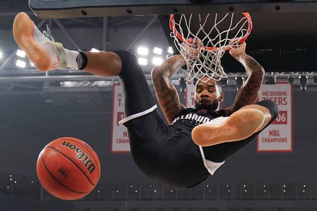 Bilder des Jahres 2020, Sport 03 März Sport Bilder des Tages NBL SEMI MELBOURNE UNITED KINGS, Shaun Long of United slams during the second NBL Semi-Final match between Melbourne United and Sydney Kings at Melbourne Arena in Melbourne, Monday, March 2, 2020. ( NO ARCHIVING, EDITORIAL USE ONLY, NO USE IN BOOKS WITHOUT CONSENT MELBOURNE VIC AUSTRALIA  Copyright: xMICHAELxDODGEx 20200302001453051120