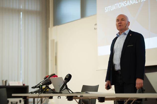 Medienkonferenz - Swiss Ice hockey, Eishockey Ittigen, 02.03.2020, Medienkonferenz Swiss Ice Hockey, die Liga informiert über den weiteren Saisonverlauf im Bezug auf den Coronavirus, Denis Vaucher (Director National League & Swiss League - Member of the Executive Board Swiss Ice Hockey)