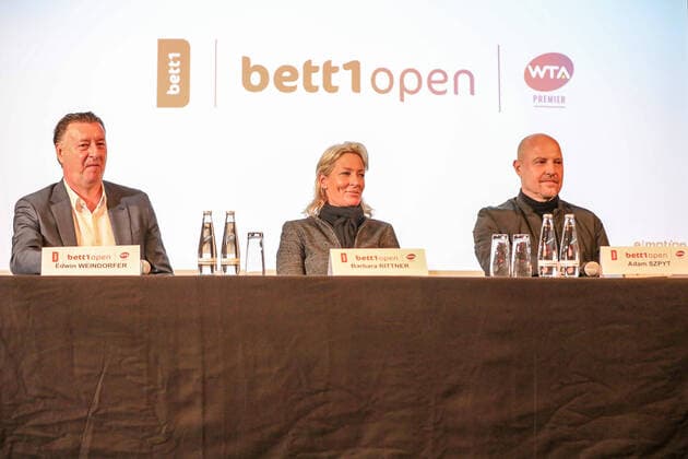 Edwin Weindorfer (CEO e-motion, Veranstalter), Barbara Rittner (Turnierdirektorin) und Adam SZPYT (Geschäftsführer bett1 - Haupt- und Titelsponsor), bett1 open, Grass Court Championships Berlin, Pressekonferenz, Berlin, 03.03.2020,