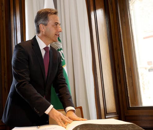 TENNIS - Davis Cup, AUT vs URU GRAZ,AUSTRIA,04.MAR.20 - TENNIS - ITF Davis Cup, Austria vs Uruguay, preview, Eintragung Goldenes Buch. Image shows mayor Siegfried Nagl (Graz). GEPAxpictures xHansxOberlaender